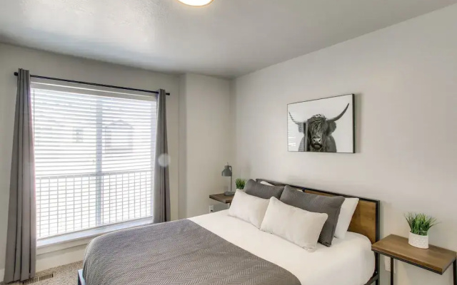 Garden City Townhome, Close to Parks + Downtown!