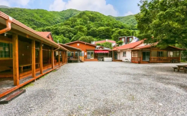 Ulsan Baenaegol Garden Pension
