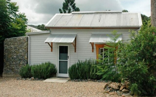 Mavis's Cabins @ Mt Warning