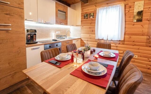 Chalet Markoci With Hot Tub