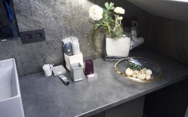 B&B D&F Suites Brussels