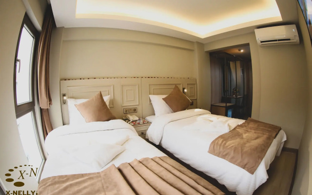 X-Nellyi Boutique Hotel