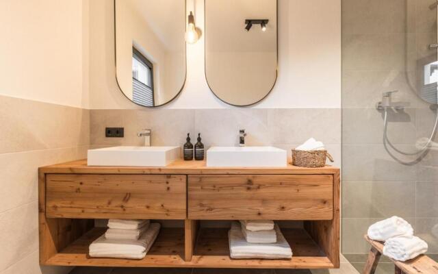 LODGE7 by Woods Lodge