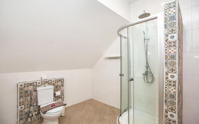 Blissful Villa Felicity with Ample Space
