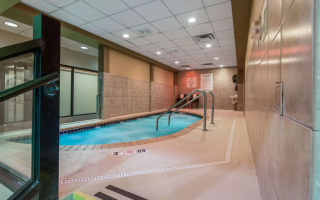 Clarion Hotel Convention Center