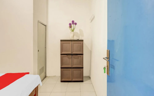 Homestay Jenggolo by Oyo Rooms