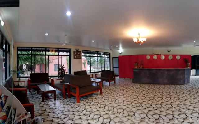 Hotel Jungle Crown