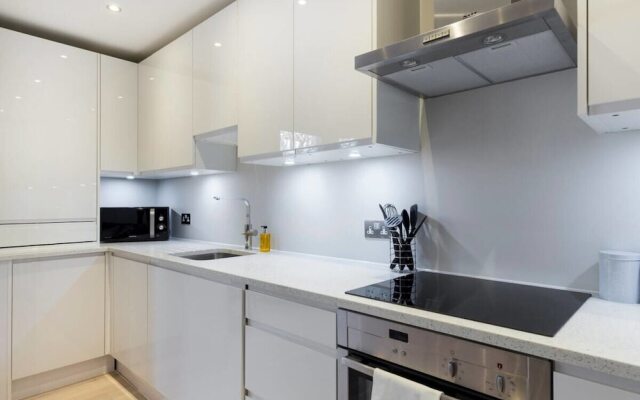 Designer 2 Bed on Hampstead High St