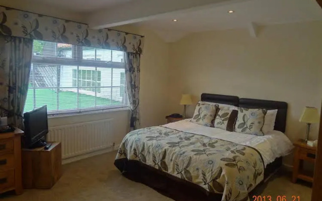 The Treebridge Hotel