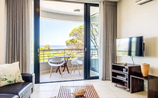 Delightful Rental w Sea Views Vadi Apartment