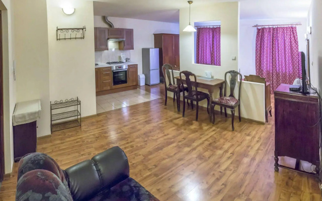 Flower Rooms & Apartments