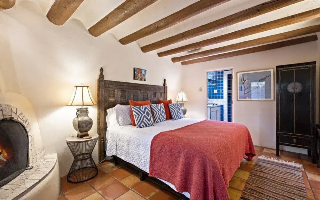 Casa Siempre Mayo - Railyard Gem, Walk to Plaza