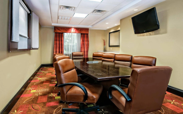 Holiday Inn Express & Suites Cotulla by IHG