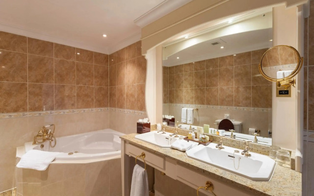 Luton Hoo Hotel, Golf And Spa