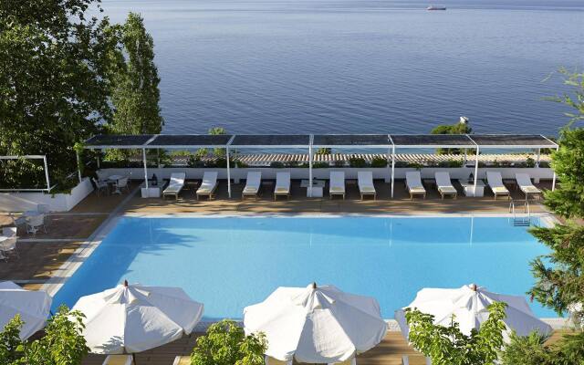 Atrium Hotel