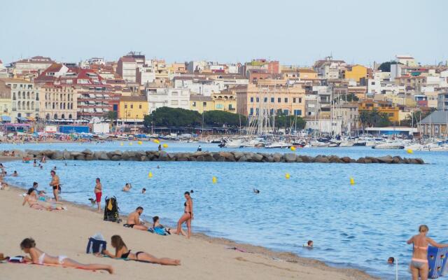 Gran Atic A Primer Linia De Mar