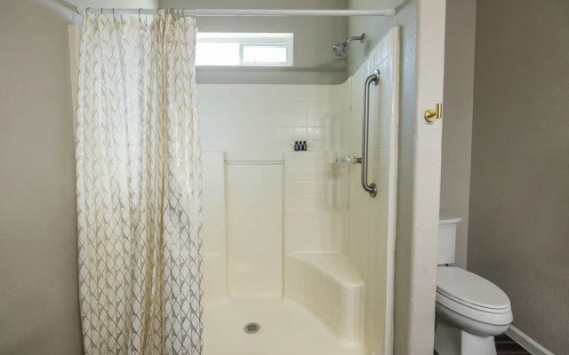 Glendale Keim 4 Bedroom Home By Redawning