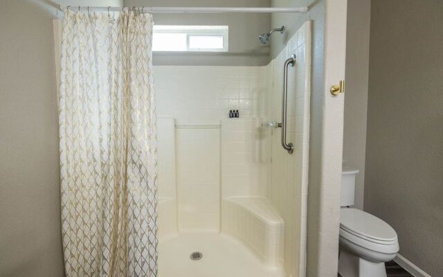 Glendale Keim 4 Bedroom Home By Redawning
