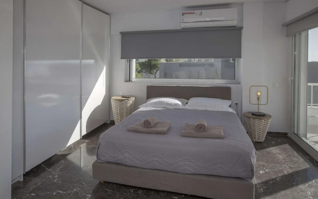 Luxury penthouse with stunning riviera view by GHH