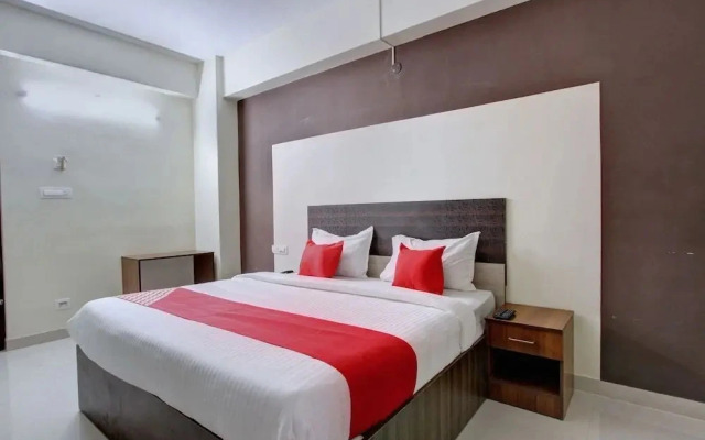 Sri Manis Residency by OYO Rooms