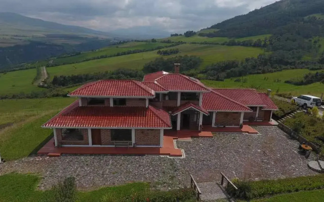 Balcon Al Cotopaxi Hosteria