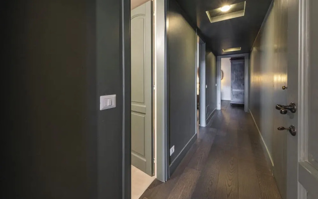 Luxury River View Apartment by MMega