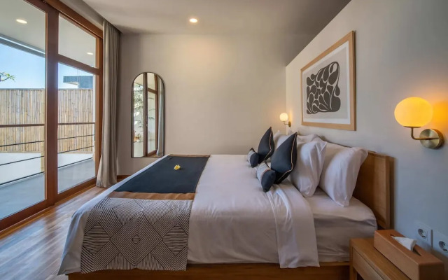4BR Luxury Modern Contemporary Villa in Canggu