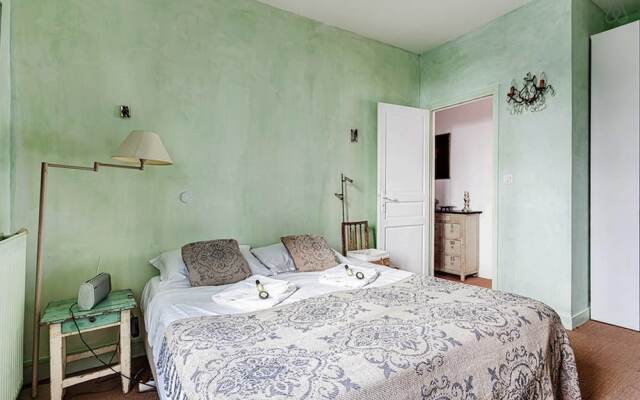 Fashion Photographer's Apartment in Le Marais-bastille