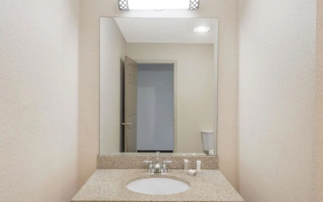 Howard Johnson Express - Springfield