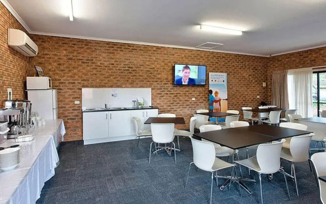 Hume Country Motor Inn