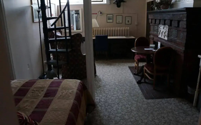463 Beacon Street Guest House