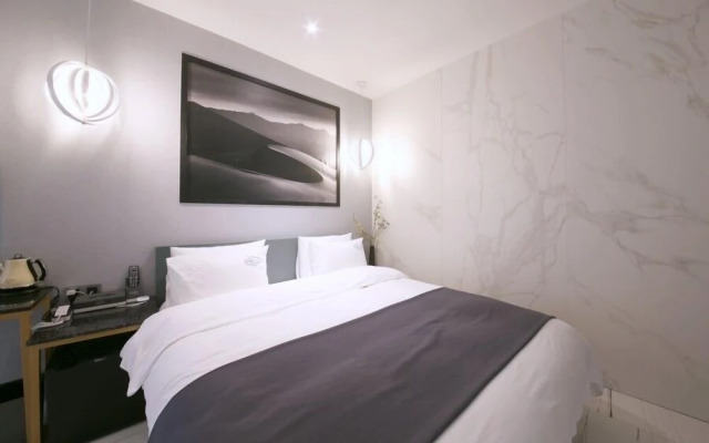 Stay-inn Hotel