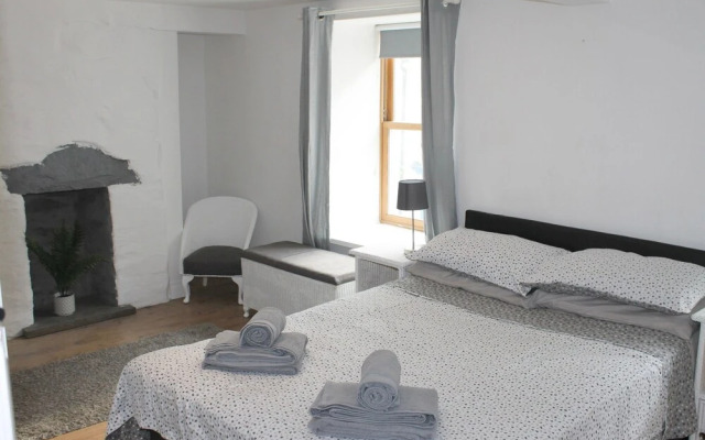 Brackendale Luxury Townhouse, hot Tub,sauna, Games