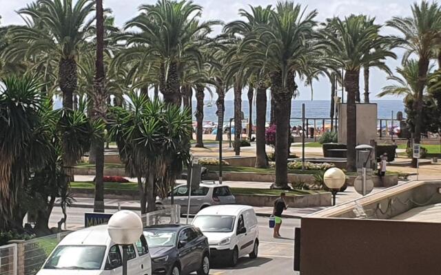 Salou .Novelty1...primera linia de mar ...