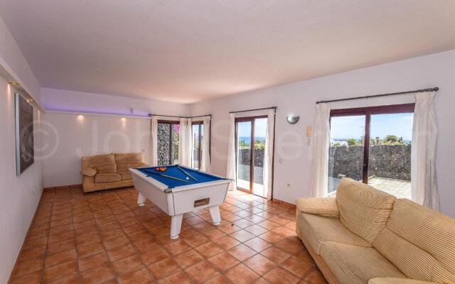 Villa Montana - LH113 By Villas Now Ltd