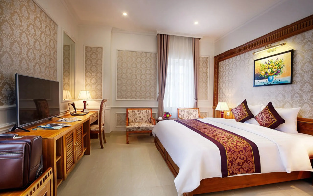 Riverside Hotel