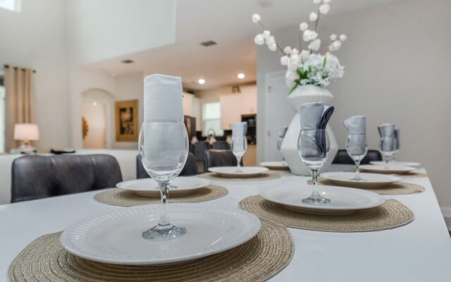 Villa W/private Pool &themed Rooms, Near Disney!