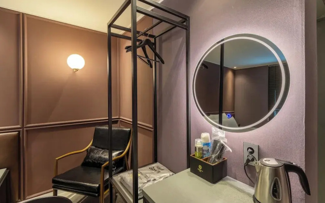 Avenue S Hotel