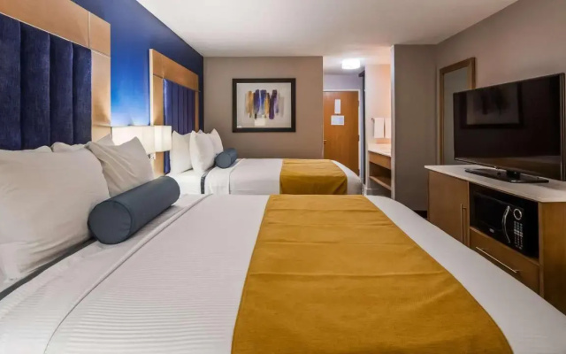 Magnuson Hotel and Suites Lansing