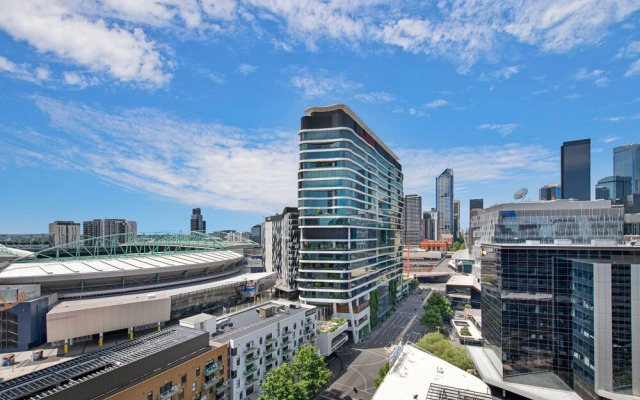 FARINA, 1BDR Docklands Apartment
