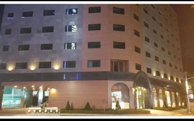 Sea & Moon Tourist Hotel