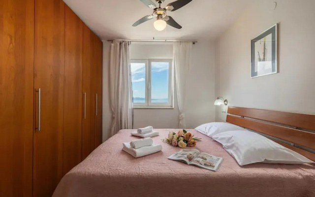 Seaview City Apartment Frida