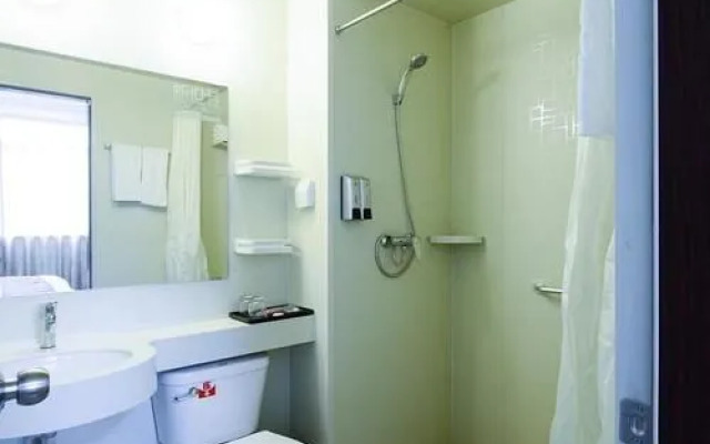 Qingdao Xinshijia Business Hotel