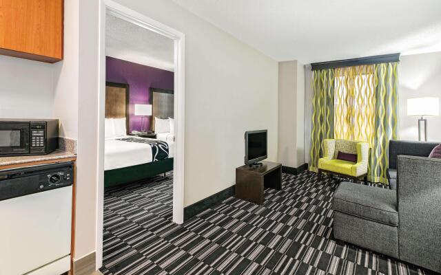La Quinta Inn and Suites Woodlands South