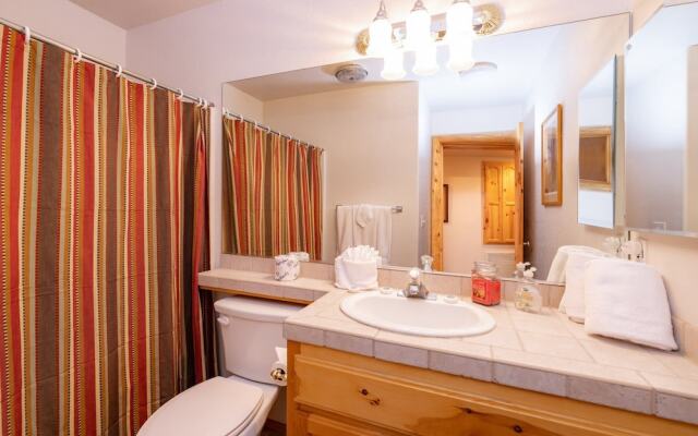 Little Cubs Cabin #1986