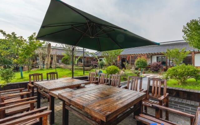 Xiangcun Wendu Hostel