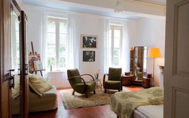 Le Flamant Rouge Guesthouse