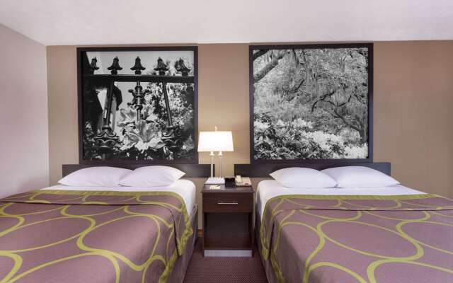 Super 8 by Wyndham Locust Grove