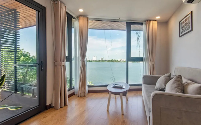Moon West Lake Residence