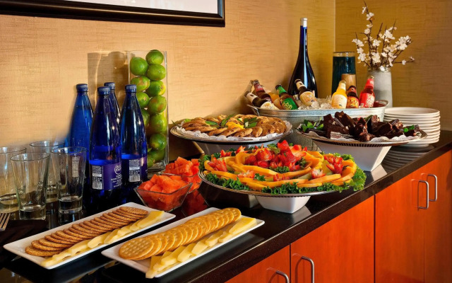 Courtyard by Marriott Seattle Sea-Tac Area